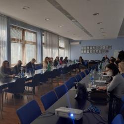 Малолетни учиниоци кривичних дела и ванинституционалне санкције и мере реакције - норма и пракса