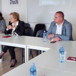 Данас је у тренинг центру Националне академије за јавну управу одржан округли сто „Сусрети тренера“ - слика 2