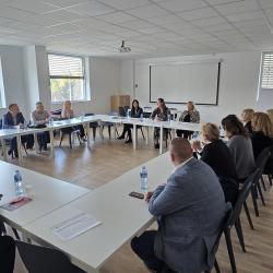 Данас је у тренинг центру Националне академије за јавну управу одржан округли сто „Сусрети тренера“ - слика 4